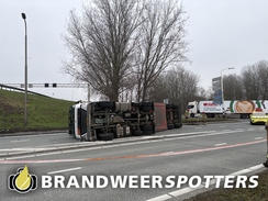 Melding Ongeval wegvervoer (Soort THV: Zware THV) A59 Li - Maasroute in Raamsdonksveer