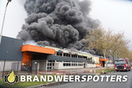 Industriebrand (zeer grote brand) LOHR Warehouse Stepvelden in Roosendaal