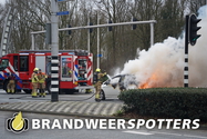 Voertuig in brand Van Limburg Stirumlaan in Tilburg (+Video)