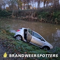 Auto te water A27 rechts nabij Raamsdonksveer