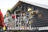 Boerderij in brand (middel brand) Beeksedijk in Goirle (+video)