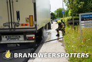 Voertuig in brand Dr. Paul Janssenweg in Tilburg (+Video)